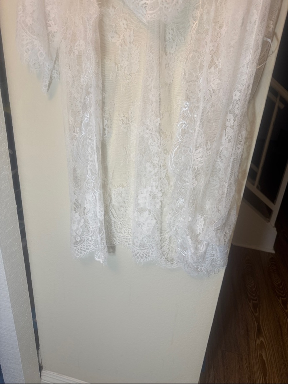 White Lace Sheer Robe and Bralette Set - Picture 7 of 10